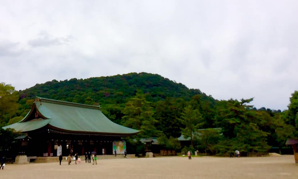 奈良 なら nara 奈良市 茶会 月釜 茶席 茶道 茶の湯 お茶 茶室 にじり口 茶道教室 表千家 堂後茶道教室 表千家茶道教室 堂後宗邑 橿原神宮 秋季例大祭 華道 嵯峨御流 いけばな 生花 格花 境將甫 奈良県 いけばな教室 華道教室 山村御流 嵯峨 大覚寺 献華式 JR奈良駅 駅前 徒歩2分 近鉄奈良 徒歩圏内 三条町 三網田 畝傍山 神武天皇 神武天皇陵