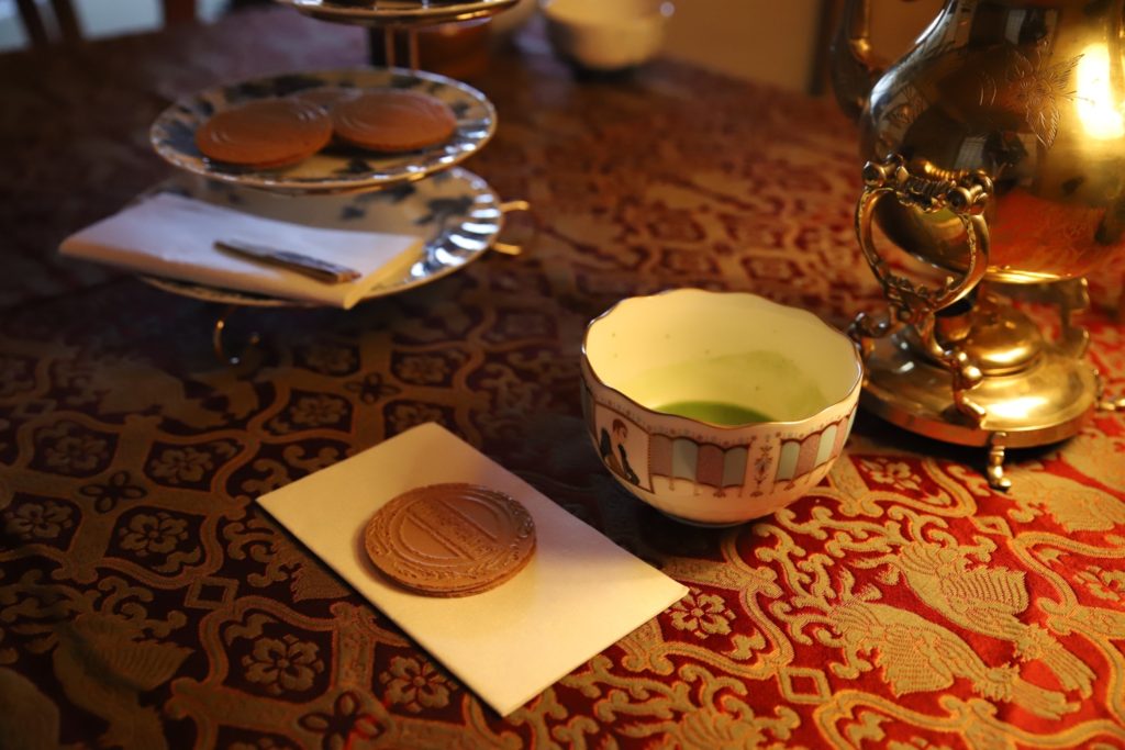 奈良 三五夜 茶道 茶の湯 茶会 珠紅茶会 nara 趣向茶会 お茶
ロマンティック 茶道具 茶道具市