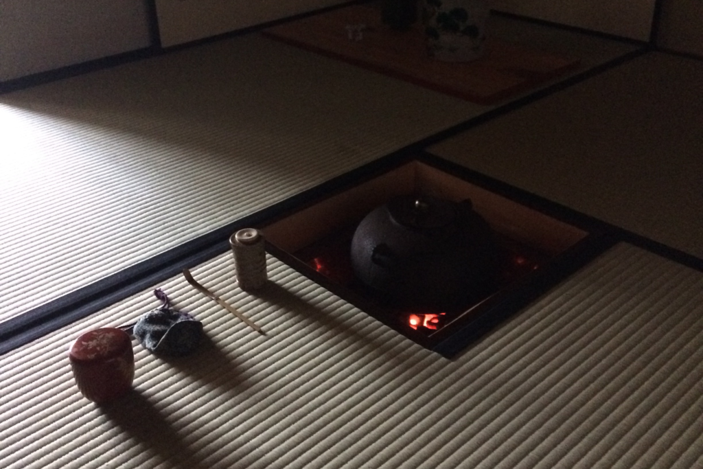 茶道具　拝見　初釜　茶室