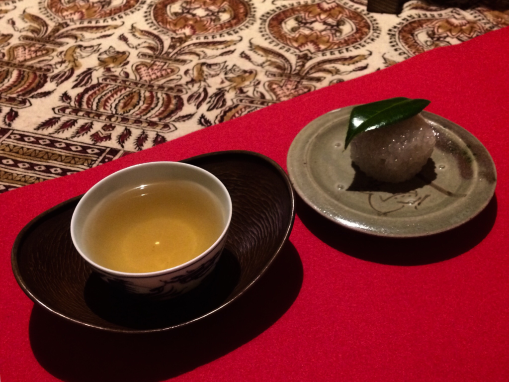 奈良　nara 隠れ家サロン　三五夜　茶道　煎茶道　煎茶　お茶　ほうじ茶　焙じ茶　茶会　癒し　煎茶道具　煎茶器　炮烙　急須　涼炉　茶入れ　JR奈良駅　徒歩2分　三網田　椿餅