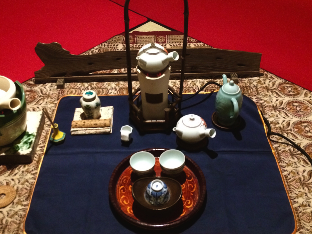 奈良　nara 隠れ家サロン　三五夜　茶道　煎茶道　煎茶　お茶　ほうじ茶　焙じ茶　茶会　癒し　煎茶道具　煎茶器　炮烙　急須　涼炉　茶入れ　JR奈良駅　徒歩2分　三網田　椿餅