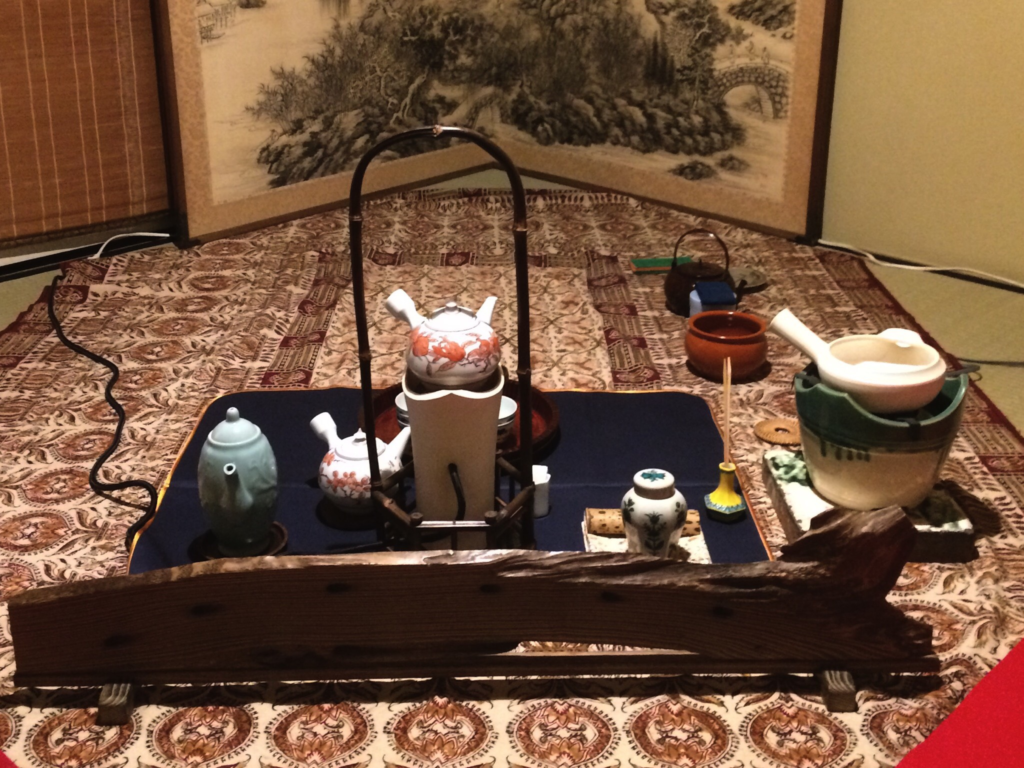 奈良　nara 隠れ家サロン　三五夜　茶道　煎茶道　煎茶　お茶　ほうじ茶　焙じ茶　茶会　癒し　煎茶道具　煎茶器　炮烙　急須　涼炉　茶入れ　JR奈良駅　徒歩2分　三網田　椿餅