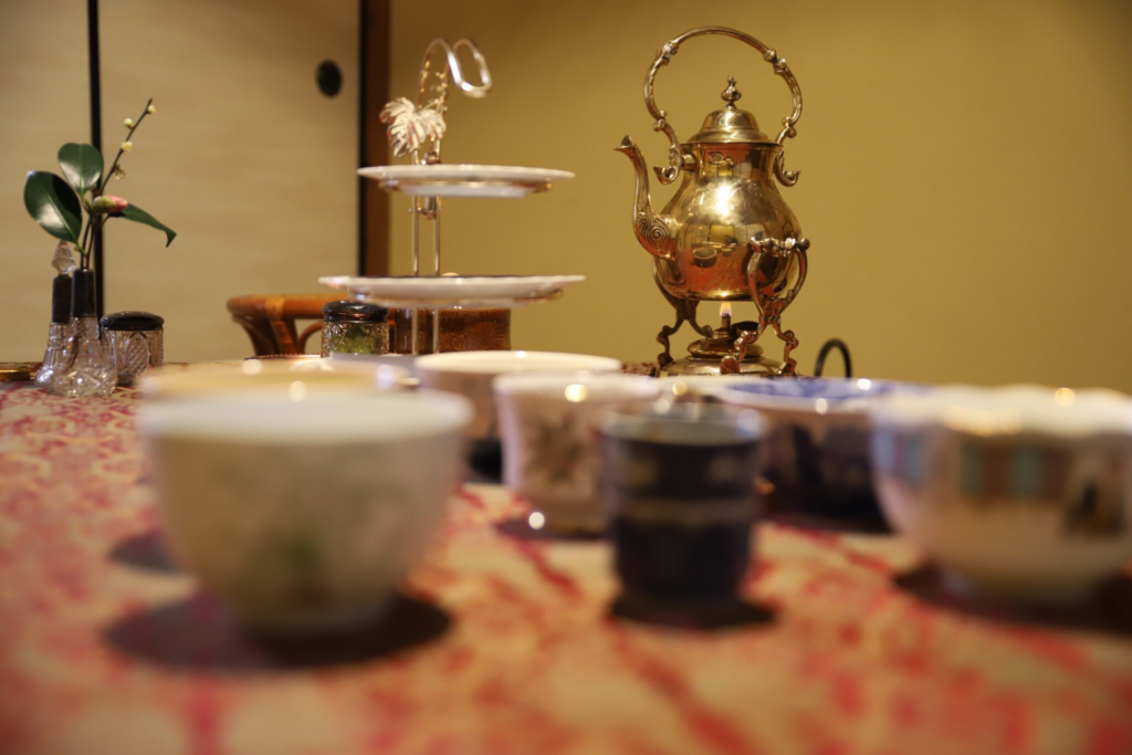 奈良 nara 隠れ家サロン 三五夜 茶道 茶の湯 お抹茶 抹茶 お茶 珠光茶会 趣向 茶道具市 茶道具 JR奈良駅 茶碗 サモワール