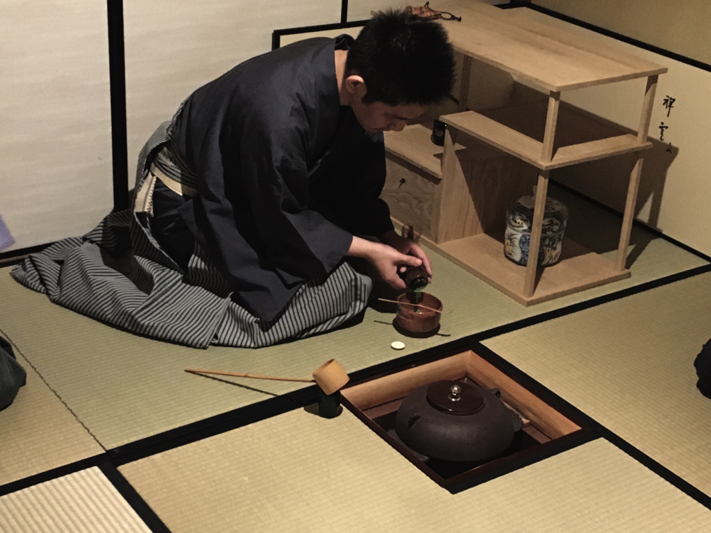 奈良　nara　三五夜　隠れ家　茶道　茶の湯　お茶　抹茶　茶会　茶席　茶室　にじり口　待合　本席　床の間　日本建築　古民家　　茶道具　掛軸　JR奈良駅　徒歩　2分　三網田
