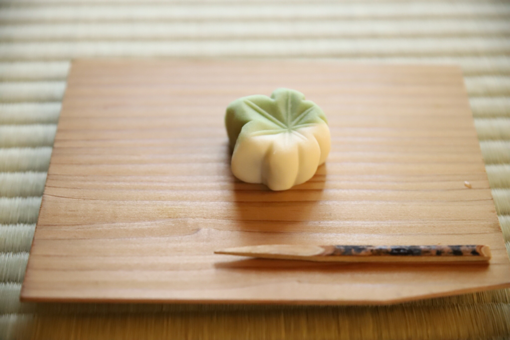 奈良　nara tea teaceremony　茶会　茶席　茶道　茶の湯　抹茶　お茶　薄茶　濃茶　続き薄　透木釜　裏甲釜　旅箪笥　月釜　茶室　にじり口　和菓子　主菓子　り切り　青楓