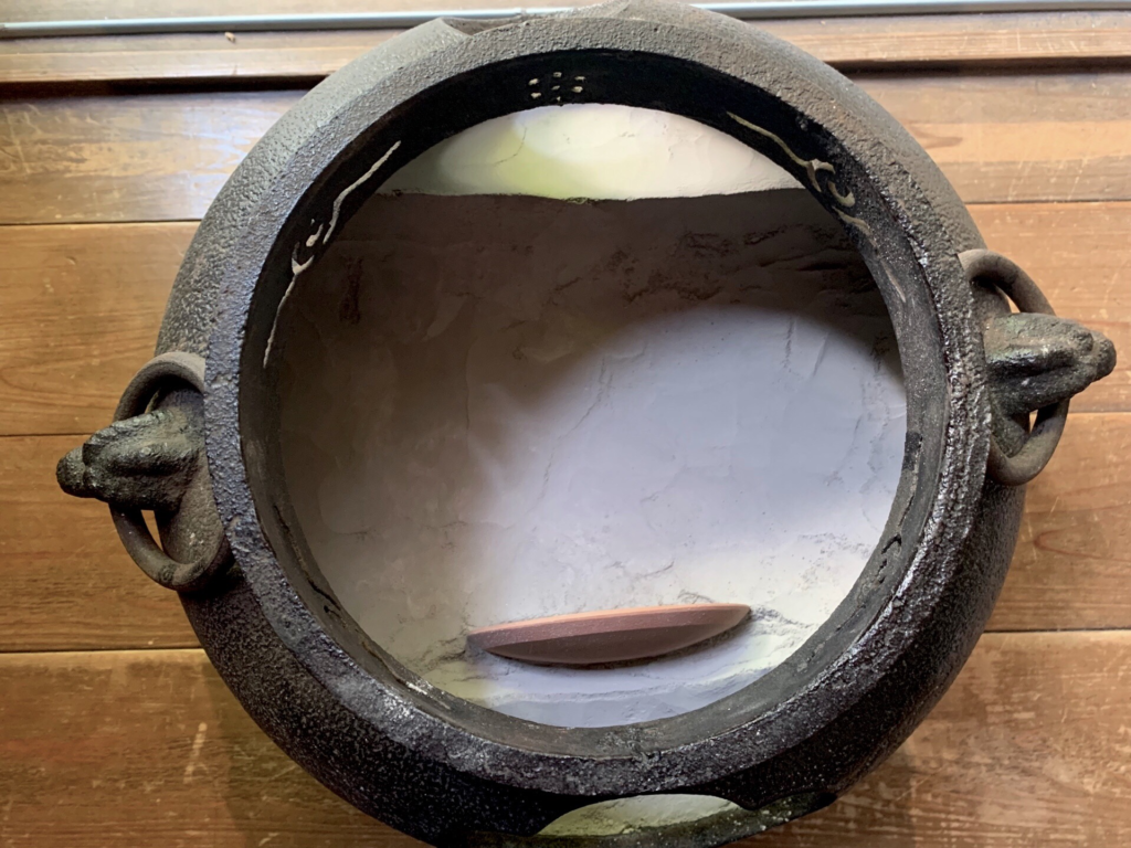 奈良 nara 隠れ家 三五夜 古民家 茶室 茶道 茶の湯 抹茶 お茶 濃茶 薄茶 お稽古 習い事 表千家 茶道教室 表千家茶道教室 灰型 灰匙 風炉 鉄鬼面風炉 一文字 JR奈良駅 徒歩 2分 三網田