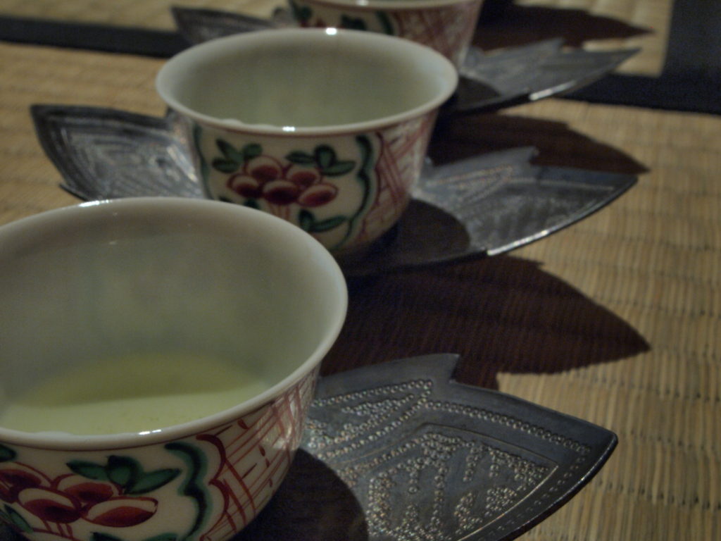 奈良 NARA 三五夜 隠れ家 茶道 茶の湯 煎茶道 煎茶 茶室 お茶 マインドフルネス mindfulness ヨガ yoga 飯田惣一郎 インストラクター ヨガ教室 ヨガイベント イベント 茶会 JR奈良駅 徒歩 2分 三網田 クリスタルボウル 璃音 リラックス