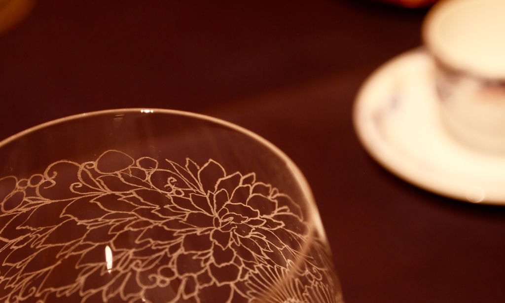 奈良 nara 隠れ家 三五夜 石賀直之 切り絵 切り絵作家 Naoyuki_Ishiga ワイングラス glass wineglass 超絶技巧 紅茶 ファーストフラッシュ firstflash
tea blacktea 茶会 イベント ペアリング コラボ JR奈良駅 徒歩 2分 三網田