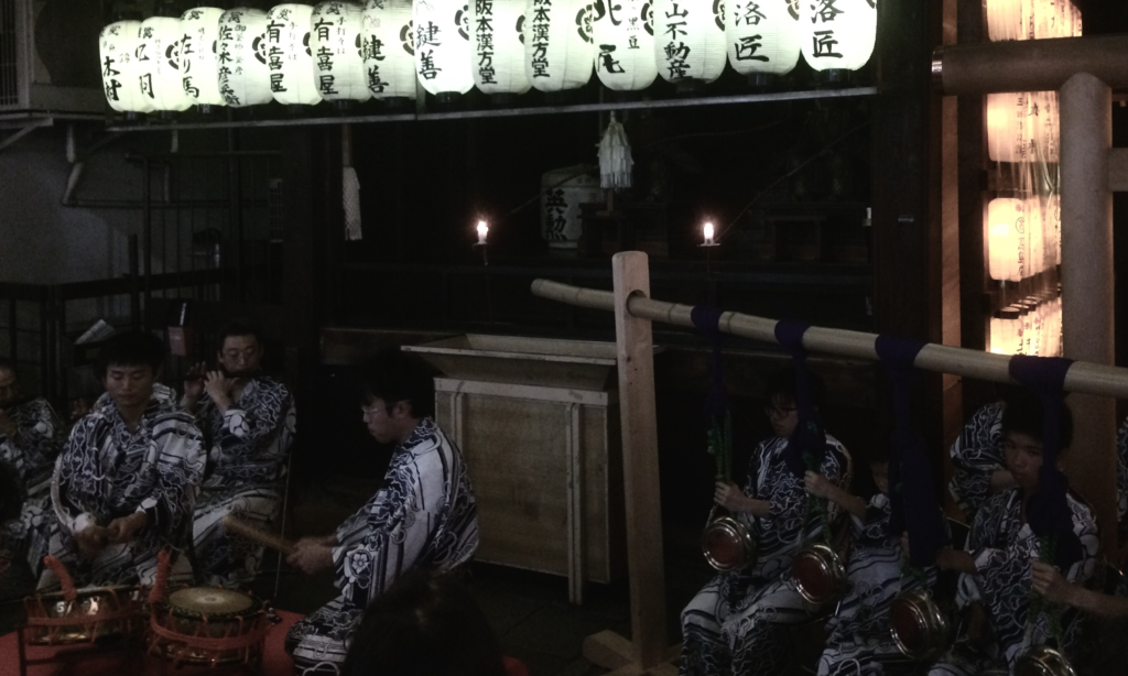 京都 kyoto 老舗 茶舗 蓬莱堂 茶店 お茶屋さん 新京極 寺町通り のれん お茶 煎茶 玉露 ほうじ茶 雁金 大福茶 抹茶 宇治茶 茶道 茶の湯 煎茶道 奈良 三五夜 茶室 隠れ家 祇園祭 御旅所 祇園囃子 放下鉾