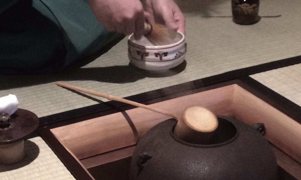 奈良　nara 三五夜　隠れ家　茶会　月釜　茶席　茶室　茶道　茶の湯　お茶　濃茶　薄茶　続き薄　お点前　高麗台子　三十六歌仙　京都　京都国立博物館　佐竹本　炉開き　炉　釜　茶の正月　口切りの茶事　趣向　煎茶道　柚子　上生菓子　和菓子　干菓子　お祝い　御祝　JR奈良駅　徒歩　2分　三網田