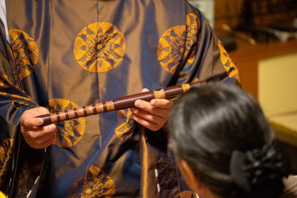 奈良 nara 隠れ家 三五夜 茶道 煎茶道 お茶 茶に湯 煎茶会 茶会 雅楽 うたまいのつかさ ANDNEXT 天理大学雅楽部OB 雅楽部 笙 篳篥 竜笛 古民家 演奏会 雅楽演奏 内御簾 御簾 更紗 煎茶 玉露 久誉 丸久小山園 東雲棚 涼炉 三国丹祐 井上春峰 万歴五彩 急須 茶入れ 仙媒 螺鈿 早蕨 JR奈良駅前 徒歩2分 三網田