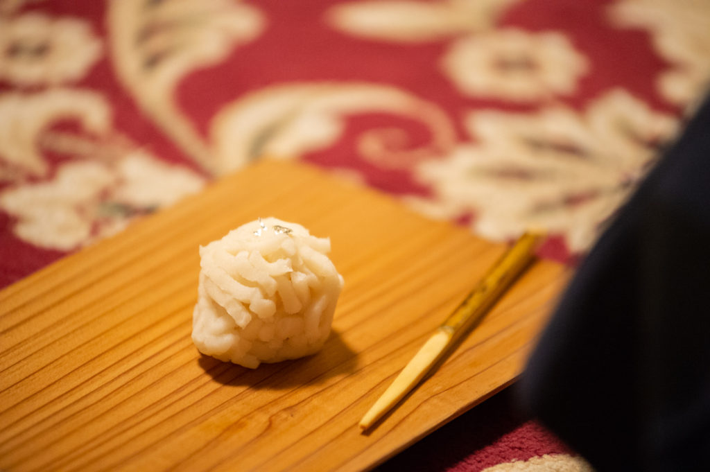 奈良 nara 隠れ家 三五夜 茶道 煎茶道 お茶 茶に湯 煎茶会 茶会 雅楽 うたまいのつかさ ANDNEXT 天理大学雅楽部OB 雅楽部 笙 篳篥 竜笛 古民家 演奏会 雅楽演奏 内御簾 御簾 更紗 煎茶 玉露 久誉 丸久小山園 東雲棚 涼炉 三国丹祐 井上春峰 万歴五彩 急須 茶入れ 仙媒 螺鈿 早蕨 JR奈良駅前 徒歩2分 三網田 帛 帛の御袍