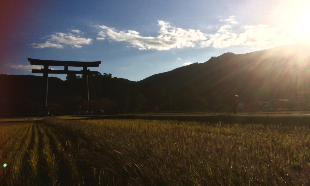 奈良　nara 十津川　十津川村　玉置神社　神武天皇　神武東征　パワースポット　聖地　聖地巡礼　紅葉　秋　玉置山　鳥居　錦秋の秋　神話　大嘗祭　雅楽　煎茶道　煎茶会　玉露　熊野　熊野本宮大社　大斎原　熊野川　賽の河原　彼岸　此岸　死と再生