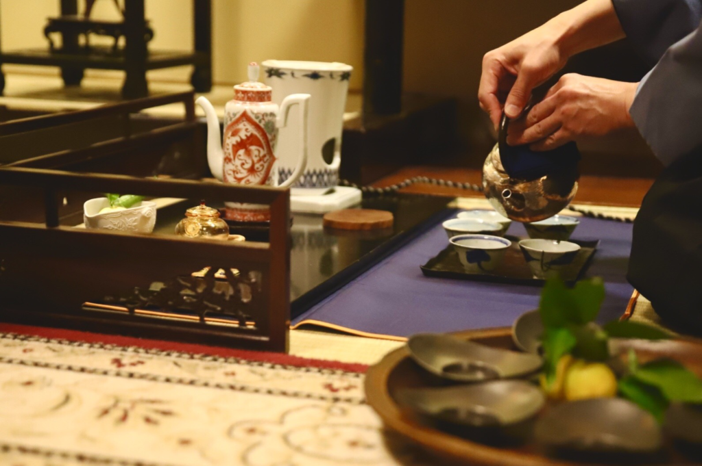 奈良 nara 三五夜 隠れ家 茶会 月釜 茶席 茶室 茶道 茶の湯 お茶 濃茶 薄茶 続き薄 お点前 高麗台子 三十六歌仙 京都 京都国立博物館 佐竹本 炉開き 炉 釜 茶の正月 口切りの茶事 趣向 煎茶道 柚子 上生菓子 和菓子 干菓子 お祝い 御祝 JR奈良駅 徒歩 2分 三網田 香煎 涼炉 銀瓶 煎茶道具 急須 ガラス 汲出し 安南焼