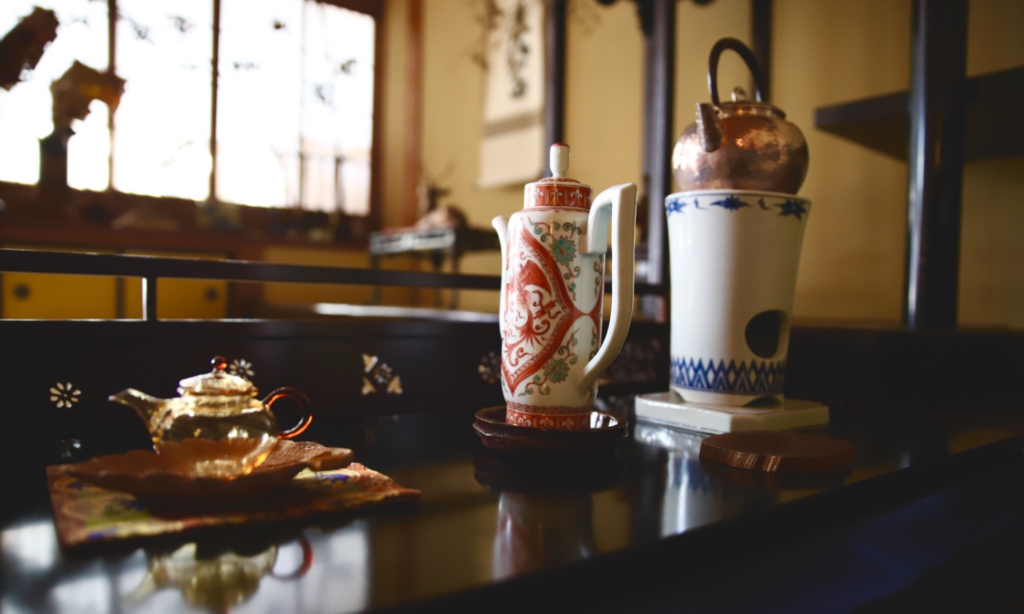 奈良 nara 三五夜 隠れ家 茶会 月釜 茶席 茶室 茶道 茶の湯 お茶 濃茶 薄茶 続き薄 お点前 高麗台子 三十六歌仙 京都 京都国立博物館 佐竹本 炉開き 炉 釜 茶の正月 口切りの茶事 趣向 煎茶道 柚子 上生菓子 和菓子 干菓子 お祝い 御祝 JR奈良駅 徒歩 2分 三網田 香煎 涼炉 銀瓶 煎茶道具 急須 ガラス 汲出し 安南焼