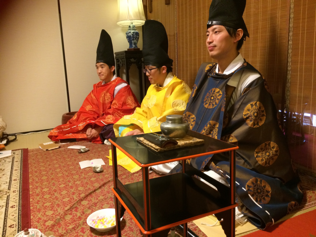 奈良 nara 隠れ家 三五夜 茶道 煎茶道 お茶 茶に湯 煎茶会 茶会 雅楽 うたまいのつかさ ANDNEXT 天理大学雅楽部OB 雅楽部 笙 篳篥 竜笛 古民家 演奏会 雅楽演奏 内御簾 御簾 更紗 煎茶 玉露 久誉 丸久小山園 東雲棚 涼炉 三国丹祐 井上春峰 万歴五彩 急須 茶入れ 仙媒 螺鈿 早蕨 JR奈良駅前 徒歩2分 三網田
