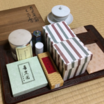 奈良　nara 隠れ家　三五夜　茶道　茶の湯　茶会　月釜　茶室　表千家　裏千家　煎茶道　お茶　お茶会　小間　春日大社　春日若宮おん祭り　いけばな教室　徒歩2分　三網田　さんごや　三五屋　sangoya 聞香　香道　香道具　黄檗　黄檗東本流　JR奈良駅　駅前　奈良県　奈良市　なら　茶道教室