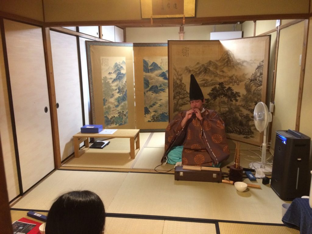 奈良　なら　nara 三五夜　さんごや　三五屋　358　奈良市　奈良県　JR奈良　駅前　徒歩2分　近鉄奈良　徒歩圏内　教室　雅楽教室　雅楽　おけいこががく　お稽古　習い事　古民家　笙　篳篥　竜笛　ひちりき　世界文化遺産　伝統文化　伝統音楽　世界唯一　玉置神社　パワースポット　玉石社　三ヶ石神祠　三柱神社　熊野三山　熊野奥宮　玉置山　十種神宝　神武天皇　神武東征　大峰山　修験道　役の小角　紀州山地　献奏　神恩感謝　奈良の大文字焼き　2020年　高円山　昇殿参拝　本殿　十津川村　十津川　御神木　ご神木