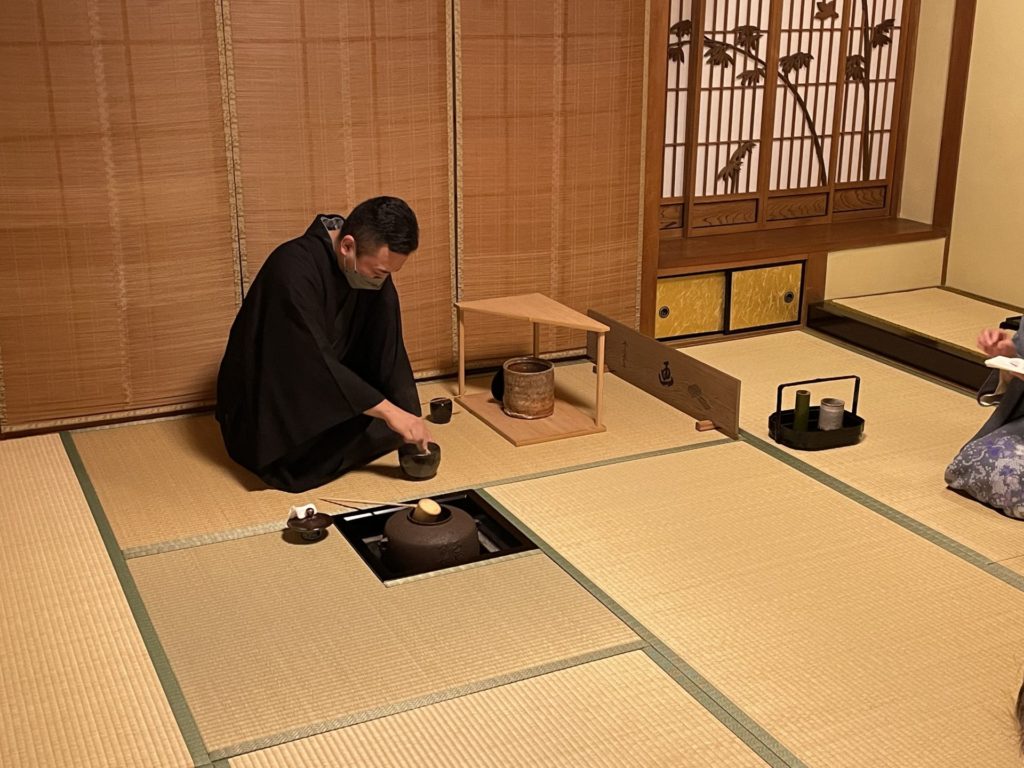 宗旦忌　元伯宗旦 　今日庵　奈良　なら　nara　三五夜　三五屋　さんごや　sangoya　隠れ家　サロン　茶の湯　茶道　煎茶道　煎茶道体験　煎茶道教室　教室　和の稽古　お稽古　習い事　茶会　月釜　濃茶　各服点て　薄茶　上生菓子　干菓子　和菓子　ほっこり　のんびり　奈良の秘密スポット　JR奈良　奈良駅　旧奈良駅駅舎　駅前　駅近　徒歩2分　徒歩圏内　古民家　古民家リノベーション　改装　和室　大正レトロ　レトロモダン　料亭　茶室　にじり口　小間　広間　座敷　茶事　表千家茶道　表千家茶道教室　古典　奈良市三条町　伝統　茶道具　　アフターコロナ　感染予防対策　ワクチン接種済　ワクチン接種証明　　　　個別レッスン　初心者歓迎　　特別茶会　炉開き　開炉　炉　お茶の正月　広間　お祝い　祝い事　東越会　裏千家　裏千家茶道　岡本宗伊　明雲軒　席主　十徳　裏千家今日庵　業躰部水谷方　京都　男性のお茶　茶道男子　男性の先生　お茶　お点前　美しいお点前　宗旦　宗旦忌　宗旦居士　東越青丘　欧陽詢　九成宮醴泉銘　　懈怠比丘不期明日　邂逅比丘不期明日　清巌　清巌宗渭 　宗旦　禅華院　相国寺　獨山玄義　不知何人使得　飴釉　獅子香炉　高麗平卓　寒菊　竹一重切　花入　達磨　妙全　坐雲　鳩居堂　与次郎　龍寶山　尻張釜　茶釜　炉縁　山里棚　喜斎　古信楽　田山方南　青木間道　東大寺　筒井寛昭　柿の蔕　茶碗　青井戸　鵬雲斎　坂田泥華　渦彫　九代長左衛門　唐津焼　梶原靖元　金海猫掻　妙見　吉野鮨桶　一滴翠　丸久小山園　高田明浦　鴨脚きんとん　おくた　縁高　宗旦好　清水卯一　秋の山路　鼠志野　加藤春鼎　備前　日襷　膳所　又玄　亀屋伊織　煎餅　蘭奢待　汲出　古曽部焼　水月釜　荒川豊蔵　大横物　掛軸　煙草盆　手付木瓜形　表朔　火入　青竹　灰吹　琴棋書画　結界　青釉つくね金彩壺々　蓋置
