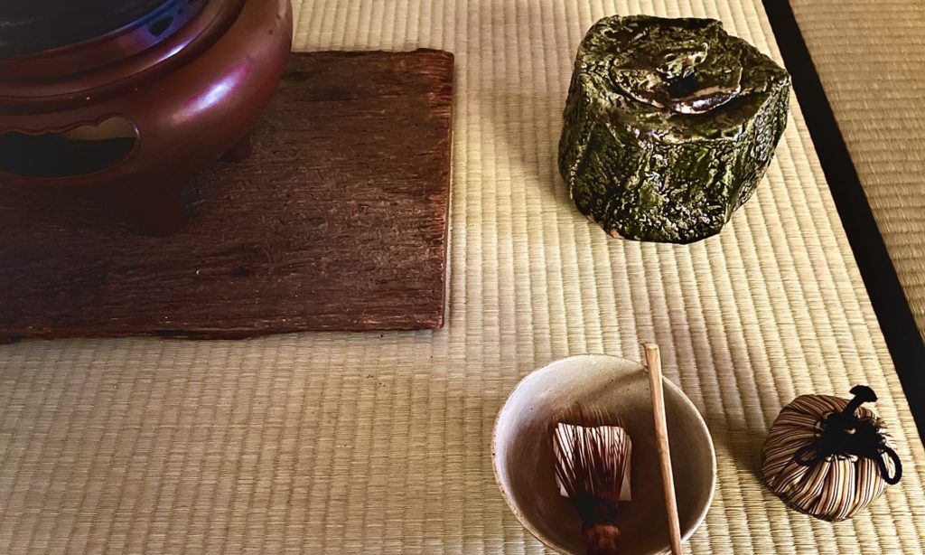 奈良 なら nara 奈良市 奈良県 奈良観光 夏の奈良 いまなら いまならキャンペーン いまならキャンペーン2022プラス いまなら。地域クーポン クーポン 利用可能 jr奈良 奈良駅 近鉄奈良 駅前 駅近く 徒歩2分 古民家 茶室 隠れ家 三五夜 さんごや sangoya 茶道 茶の湯 お茶 茶会 三五夜月釜 月釜 小寄せ茶会 予約制 少人数 カウンター 茶房 カフェ 和風 和カフェ 濃茶 各服点て 薄茶 上生菓子 干菓子 風炉 小間 四畳半 限定 懐香 アジアンスイーツ 中国茶 カフェ 京都 月餅 特製 おすすめ SAVVY leaf.kyoto 新店舗 オープン 新装開店 出張カフェ レンタルスペース イケメン 着物男子 着物 伝統衣装 生月餅
数寄屋袋 お稽古着 ワンピース おしゃれ 美味しい 奈良の秘 金本卓也 陶芸家 水指 東大寺古材 大板 井戸茶碗 茶杓 茶筅 表千家 風炉 畠春斎