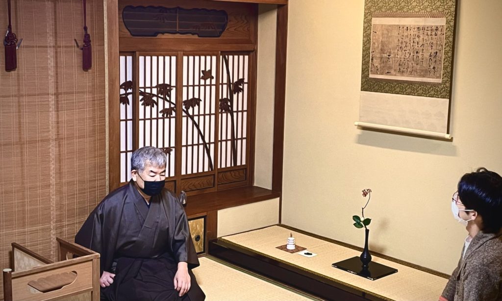 奈良　なら　nara　三五夜　三五屋　さんごや　sangoya　隠れ家　サロン　茶の湯　茶道　煎茶道　煎茶道体験　煎茶道教室　教室　和の稽古　お稽古　習い事　茶会　月釜　濃茶　各服点て　薄茶　上生菓子　干菓子　和菓子　ほっこり　のんびり　奈良の秘密スポット　JR奈良　奈良駅　旧奈良駅駅舎　駅前　駅近　徒歩2分　徒歩圏内　古民家　古民家リノベーション　改装　和室　大正レトロ　レトロモダン　料亭　茶室　にじり口　小間　広間　座敷　茶事　表千家茶道　表千家茶道教室　古典　奈良市三条町　伝統　茶道具　　アフターコロナ　感染予防対策　ワクチン接種済　ワクチン接種証明　　香会　雅楽　日本舞踊　個別レッスン　初心者歓迎　更紗　　白洲正子　白洲次郎　水晶　　古橋尚　長江惣吉　曜変天目　国宝　古筆　古陶磁　陶芸家　加藤春鼎　石　古美術収集家　古美術愛好家　名古屋　手紙　白洲正子によせて　鶴屋八幡　曙会　特別茶会 白洲次郎　古瓦　寺院　仏教美術　小堀遠州　遠州流　掛軸　古筆　古書　茶花　花器　百万塔　香合　大講堂釜　台目棚　即中斎　加藤石春　龍田錦　水指　蓬莱堂茶舗　都の昔　丸久小山園　又玄　濃茶　薄茶　やなぎのにわ京菓子店　麩焼き煎餅　礎石　寒氷　擦り琥珀　すりこはく　中西与三郎　きんとん　和菓子　二上山　松栄堂　松花堂昭乗　中沼左京　興福寺一条院　長闇堂　松屋会記　仏像　瀬戸焼　三州瓦　展覧会　消息　なんでも鑑定団　増田孝　定家様　書体　後水尾天皇　茶道具　直筆原稿　円地文子　源氏物語　修二会　炉縁　松明　東大寺　膳所焼　遠州七窯　狹川明俊　カラスウリ　キク　ツタ　紅葉　いけばな　迎え花　青衣の女人　小堀鞆音　日本画家　安田靭彦　青柳恵介　水晶の消息　余韻を聞く
