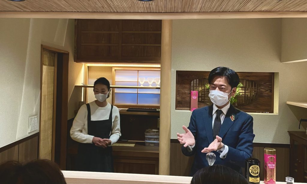 奈良　なら　nara　三五夜　三五屋　さんごや　sangoya　隠れ家　サロン　茶の湯　茶道　煎茶道　煎茶道体験　煎茶道教室　教室　和の稽古　お稽古　習い事　茶会　月釜　濃茶　各服点て　薄茶　上生菓子　干菓子　和菓子　ほっこり　のんびり　奈良の秘密スポット　JR奈良　奈良駅　旧奈良駅駅舎　駅前　駅近　徒歩2分　徒歩圏内　古民家　古民家リノベーション　改装　和室　大正レトロ　レトロモダン　料亭　茶室　にじり口　小間　広間　座敷　茶事　表千家茶道　表千家茶道教室　古典　奈良市三条町　伝統　茶道具　　アフターコロナ　感染予防対策　ワクチン接種済　ワクチン接種証明　　香会　雅楽　日本舞踊　個別レッスン　初心者歓迎　数寄屋袋　お稽古ワンピース　お稽古着　着物　オーダー会　展示会　受注会　受注生産　　外でもおしゃれ　鈴蘭　スズラン　堂後茶道教室　堂後宗邑　ならまち　奈良町　表千家　表千家茶道教室　
月釜　茶会　小寄せ茶会　小間　にじり口　本格的　茶道　茶の湯　茶事　クリスマス　クリスマス茶会　Christmas　青漆爪紅　糸巻棚　クリスマスカラー　水指　宝袋　鈴木松年　茶道具　薄茶器　奈良根来　根来塗　薬壺　奈良道具　和光　ティーストレーナー　奈良一刀彫　白鹿香合　奥田木白　春日若宮おん祭り　老松　茶杓　大徳寺　大慈院　戸田実山　梅ヶ香　鳩居堂　練香　和菓子　上生菓子　寿々屋　瓢箪山　東大阪　いちご大福　苺大福　根来塗　　紅茶　ミルクティー　松村昌也　マリアージュフレール　アンプティプルー　プエールエルメ　リッツカールトン　ケータリング　キャロットケーキ　クリスマスプレゼント　コラボ企画　クリスマスリース　嘉集庵　スワッグ　森川杜園