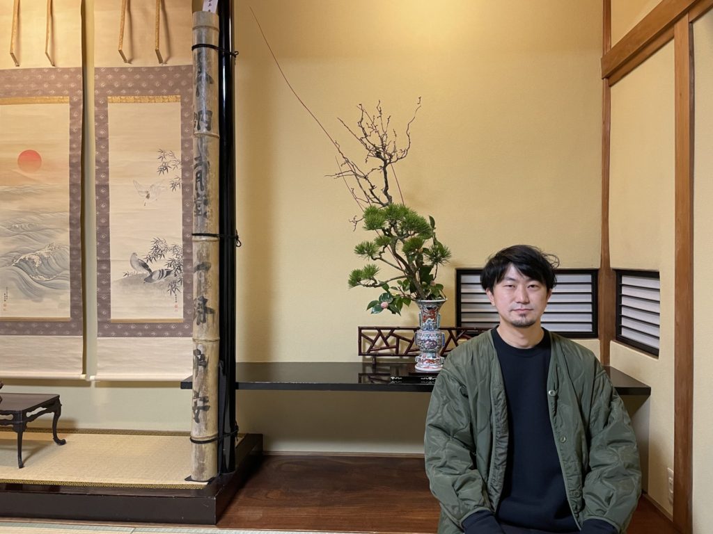 月釜　茶会　小寄せ茶会　小間　にじり口　本格的　茶道　茶の湯　茶事　　茶道具　薄茶器　奈良道具　　練香　和菓子　上生菓子　パンプキンプリン　限定カフェ　隠れ家カフェ　予約制　カウンター席　カウンター　パン　抹茶　奈良　なら　nara　三五夜　三五屋　さんごや　sangoya　隠れ家　サロン　茶の湯　茶道　煎茶道　煎茶道体験　煎茶道教室　教室　和の稽古　お稽古　習い事　茶会　月釜　濃茶　各服点て　薄茶　上生菓子　干菓子　和菓子　ほっこり　のんびり　奈良の秘密スポット　JR奈良　奈良駅　旧奈良駅駅舎　駅前　駅近　徒歩2分　徒歩圏内　古民家　古民家リノベーション　改装　和室　大正レトロ　レトロモダン　料亭　茶室　にじり口　小間　広間　座敷　茶事　表千家茶道　表千家茶道教室　古典　奈良市三条町　伝統　茶道具　　アフターコロナ　感染予防対策　ワクチン接種済　ワクチン接種証明　　香会　雅楽　日本舞踊　個別レッスン　初心者歓迎　堂後茶道教室　堂後宗邑　ならまち　奈良町　表千家　表千家茶道教室　 月釜　茶会　小寄せ茶会　小間　にじり口　本格的　茶道　茶の湯　茶事　正午の茶事　茶事教室　寄付き　出会い　蹲踞　蹲　炭点前　初炭　点前　盆香合　タイ王室　羅国　香木　五味六国　沈香　高台寺蒔絵　炉縁　抱清棚　八寸　千鳥　千鳥の盃　懐石料理　本懐石　盃事　大講堂釜　炉　名残　にじり口　牧田旬加　料理人　和食　出張料理　間借り　割烹　台所方　包丁方　料理方　　初釜　雑煮　白味噌雑煮　料亭　美味しい　正月　初詣　奈良の正月　夜咄　二月　冬の茶事
いけばな　生け花　華道　華道教室　いけばな教室　生け花教室　山村御流　円照寺　雲龍梅　ウンリュウバイ　三光松　サンコウマツ　レッドウィロー　椿　ツバキ　つばき　雪月花　五葉松　ゴヨウマツ　千両　千両　梅ズワエ　ずわい　梅　仏手柑　柿　隼人瓜　ハヤトウリ　吉祥草　キッショウソウ　苫朴　生駒敦　生駒瓢　華道家　アーティスト　フラワーワレンジメント　フラワーアーティスト　