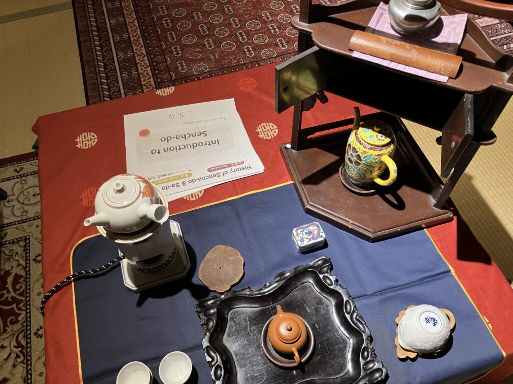奈良 なら nara
奈良市 ならまち
珠光茶会 奈良町にぎわいの家
茶会 煎茶会
煎茶 お茶
茶道 茶室
煎茶道具 旧正月
春節 山水画
文人画 明王朝
漢服
三五夜 さんごや
煎茶体験 奈良駅
jr奈良 駅前
徒歩2分 #古民家
趣向茶会 しゅこう 月釜 茶会 小寄せ茶会 小間 にじり口 本格的 茶道 茶の湯 茶事 茶道具 薄茶器 奈良道具 練釜 茶会 小寄せ茶会 小間 にじり口 本格的 茶道 茶の湯 茶事 茶道具 薄茶器 奈良道具 奈良 なら nara 奈良市 奈良県 三五夜 三五屋 さんごや sangoya 古民家 日本家屋 隠れ家 茶室 いじり口 小間 広間 月釜 茶会 お茶会 イベント 冬の奈良 奈良観光 お茶 茶の湯 抹茶 茶道教室 表千家 流派問わず 事前予約制 完全予約制 小寄せ茶会 大寄せ茶会 中止 座敷 書院 付書院 床の間 八畳間 書院の茶 武家茶道 古美術 骨董 アンティーク 茶道具 古美術店 骨董店 茶道具店 買取り 畳 釣り釜 濃茶 薄茶 上生菓子 和菓子 干菓子 稽古 貸出し 貸スペース 貸教室 JR奈良 徒歩2分 奈良市三条町 三網田 障子 雪見障子 珠光茶会 珠光 村田珠光 奈良お茶 イベント 椿建築史家 奈良町にぎわいの家 奈良町家シンポジウム 茶室見学ツアー 奈良市伝統文化いきいき実行委員会 ならまちセンター 講演会 パネルディスカッション きたまち 高畑 古梅園 NIPPONIAHOTEL奈良町 森家住宅 乾家 西村邸 高林寺 藤岡家 IINAハウス 山賀家 十輪院 今西家書院 景竹亭 伊六庵 元興寺 佐埜家 奈良町からくりおもちゃ館 セトレならまち 奈良県猿沢イン ならまち格子の家 奈良町情報館 数寄屋造り 大和茶 称名寺 奈良町のお茶室拝見記 奈良町家 茶庭 庭 坪庭 ならまちセンター 茶道教室 表千家 表千家茶道教室 教室 お稽古 お稽古場 習い事 和の習い事 和のお稽古 伝統文化 玉露 茶托 錫 古錫 木瓜型茶托 魚子彫り 金工 清代 中華民国 台湾茶 中国茶 茶芸
tea teaceremony tearoom sencha senchaexperience experience Matchatea Kyoto Googlemaps
translationapp translate 赤膚焼 akahadayaki pottery Tea utensils
teautensils
