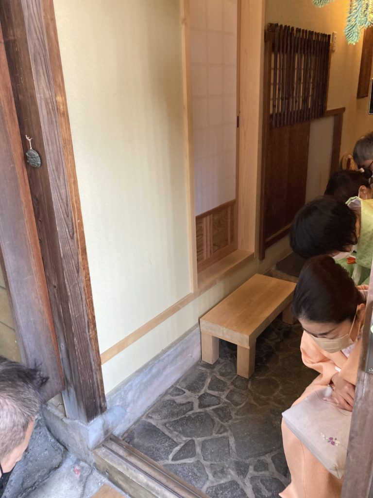 奈良　なら　nara　三五夜　三五屋　さんごや　sangoya　隠れ家　サロン　茶の湯　茶道　煎茶道　煎茶道体験　煎茶道教室　教室　和の稽古　お稽古　習い事　茶会　月釜　濃茶　各服点て　薄茶　上生菓子　干菓子　和菓子　ほっこり　のんびり　奈良の秘密スポット　JR奈良　奈良駅　旧奈良駅駅舎　駅前　駅近　徒歩2分　徒歩圏内　古民家　古民家リノベーション　改装　和室　大正レトロ　レトロモダン　料亭　茶室　にじり口　小間　広間　座敷　茶事　表千家茶道　表千家茶道教室　古典　奈良市三条町　伝統　茶道具　　アフターコロナ　感染予防対策　ワクチン接種済　ワクチン接種証明　　香会　雅楽　日本舞踊　個別レッスン　初心者歓迎　数寄屋袋　お稽古ワンピース　お稽古着　着物　オーダー会　展示会　受注会　受注生産　　外でもおしゃれ　鈴蘭　スズラン　堂後茶道教室　堂後宗邑　ならまち　奈良町　表千家　表千家茶道教室　
月釜　茶会　小寄せ茶会　小間　にじり口　本格的　茶道　茶の湯　茶事　正午の茶事　茶事教室　寄付き　出会い　蹲踞　蹲　炭点前　初炭　点前　盆香合　タイ王室　羅国　香木　五味六国　沈香　高台寺蒔絵　炉縁　抱清棚　八寸　千鳥　千鳥の盃　懐石料理　本懐石　盃事　大講堂釜　炉　名残　にじり口　牧田旬加　料理人　和食　出張料理　間借り　割烹　台所方　包丁方　料理方　　初釜　雑煮　白味噌雑煮　料亭　美味しい　正月　初詣　奈良の正月　夜咄　二月　冬の茶事