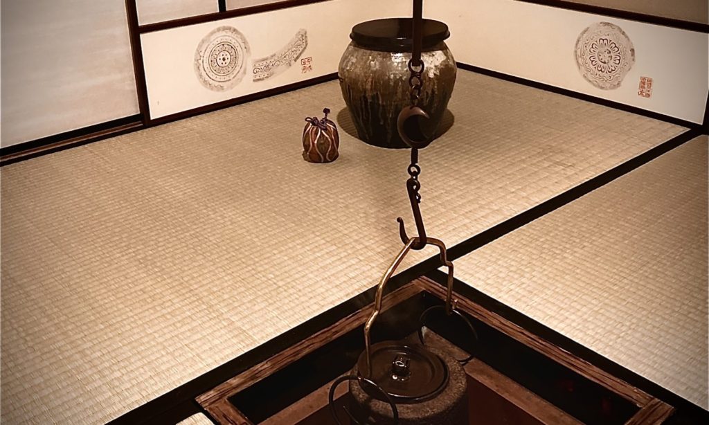 趣向茶会　しゅこう　月釜　茶会　小寄せ茶会　小間　にじり口　本格的　茶道　茶の湯　茶事　　茶道具　薄茶器　奈良道具　　練釜　茶会　小寄せ茶会　小間　にじり口　本格的　茶道　茶の湯　茶事　　茶道具　薄茶器　奈良道具　奈良　なら　nara　奈良市　奈良県　三五夜　三五屋　さんごや　sangoya 古民家　日本家屋　隠れ家　茶室　いじり口　小間　広間　月釜　茶会　お茶会　イベント　冬の奈良　奈良観光　お茶　茶の湯　抹茶　茶道教室　表千家　流派問わず　事前予約制　完全予約制　小寄せ茶会　大寄せ茶会　中止　座敷　書院　付書院　床の間　八畳間　書院の茶　武家茶道　古美術　骨董　アンティーク　茶道具　古美術店　骨董店　茶道具店　買取り　畳　釣り釜　濃茶　薄茶　上生菓子　和菓子　干菓子　　稽古　貸出し　貸スペース　貸教室　JR奈良　徒歩2分　奈良市三条町　三網田　障子　雪見障子　村田珠光　奈良お茶　イベント　　おくた　樫舎　さろん　salon　茶論　中川政七商店　ゆうなかがわ　遊中川　いちごだいふく　苺大福　いちご大福　手作り　出来立て　作りたて　寿々屋　石切神社　いしきりさん　石切劔箭神社　参道　表参道　網濱康博　一幸庵　情熱大陸　和菓子職人　職人　修行　社長　四代目　東大阪　瓢箪山　商店街　人気　人気商品　看板商品　カウンター　釣釜　春の茶会　春の奈良　春　野点　風情 　吸江斎　碌々斎　大水指　大甕　大瓶　徳川治宝　紀州徳川家　御三家　立湧　仕覆　水甕　水屋甕　盆蓋　東大寺古材　炉縁　南都七大寺