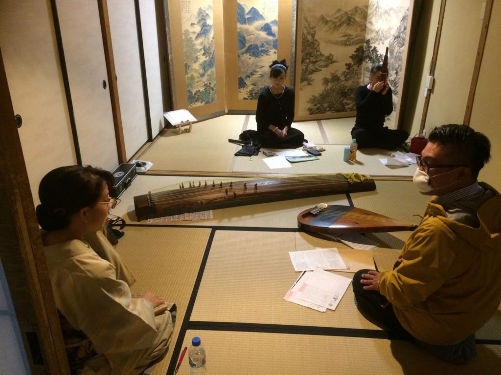 奈良 なら nara 三五夜 三五屋 さんごや 隠れ家 古民家 茶室 にじり口 教室 雅楽教室 雅楽 イベント 秋のイベント 茶会 煎茶道 煎茶会 煎茶 玉露 お茶 茶道 和風 伝統芸能 古典 個展 源氏物語 京ことば源氏物語 山下智子 紅葉賀 光源氏 頭中将 青海波 女房語り 朗読会 朗読 雅楽 天地空 篳篥 笙 竜笛 管弦 舞楽 平安絵巻 貴族 藤原道長 栄華物語 友禅染め 尾崎尚子 瓔月 ようげつ 数寄屋袋 帯 着物 きもの 帯揚げ 染色小物 遊彩工房 『遊彩工房」尾崎尚子(瓔月 ようげつ)染色作品展』 JR奈良 駅前 徒歩2分 三条町 三網田 近鉄奈良 徒歩圏内 奈良市 文化事業 琵琶 筝