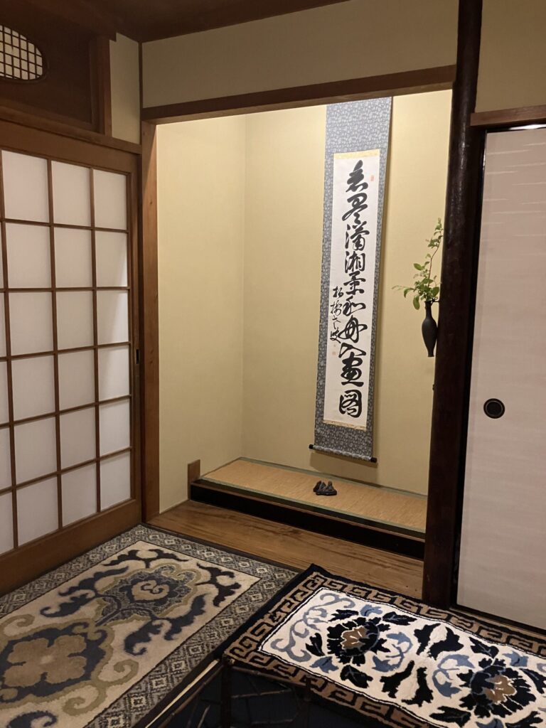 奈良　なら　nara　三五夜　三五屋　さんごや　sangoya　隠れ家　サロン　茶の湯　茶道　煎茶道　煎茶道体験　煎茶道教室　教室　和の稽古　お稽古　習い事　茶会　月釜　濃茶　各服点て　薄茶　上生菓子　干菓子　和菓子　ほっこり　のんびり　奈良の秘密スポット　JR奈良　奈良駅　旧奈良駅駅舎　駅前　駅近　徒歩2分　徒歩圏内　古民家　古民家リノベーション　改装　和室　大正レトロ　レトロモダン　料亭　茶室　にじり口　小間　広間　座敷　茶事　表千家茶道　表千家茶道教室　古典　奈良市三条町　伝統　茶道具　初心者歓迎　イベント　
近鉄百貨店　kintetsu 近畿日本鉄道　近鉄電車　近鉄あべのハルカス本店　あべのハルカス　ハルカス　近鉄百貨店アプリ　kintetsuコミュSALON　煎茶　文人趣味　玉露　新茶　宇治茶　大和茶　日本茶サロン