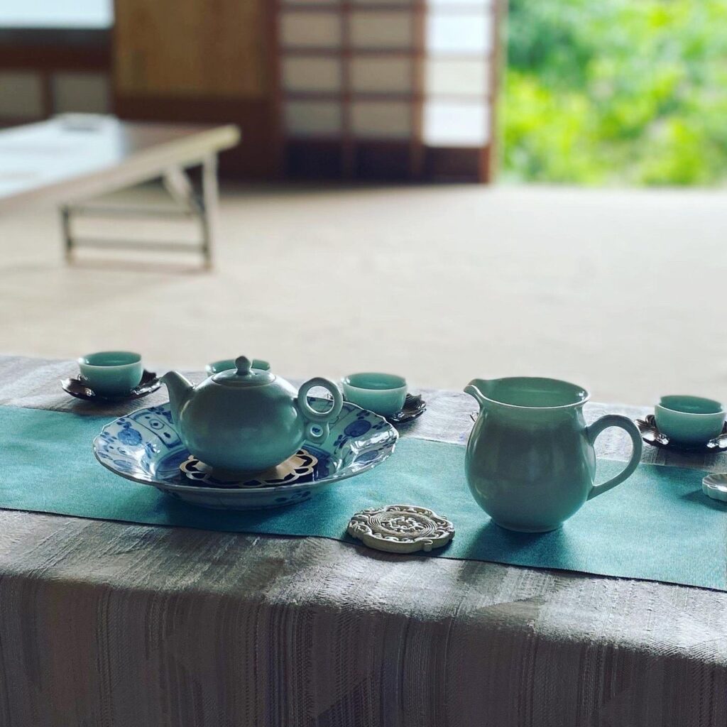 奈良 なら nara 奈良市 奈良県 奈良観光 夏の奈良 いまなら いまならキャンペーン いまならキャンペーン2022プラス いまなら。地域クーポン クーポン 利用可能 jr奈良 奈良駅 近鉄奈良 駅前 駅近く 徒歩2分 古民家 茶室 隠れ家 三五夜 さんごや sangoya 茶道 茶の湯 お茶 茶会 三五夜月釜 月釜 小寄せ茶会 予約制 少人数 カウンター 茶房 カフェ 和風 和カフェ 濃茶 各服点て 薄茶 上生菓子 干菓子 風炉 小間 四畳半 限定 懐香 アジアンスイーツ 中国茶 カフェ 京都 特製 おすすめ SAVVY オープン 新装開店 出張カフェ レンタルスペース 着物 伝統衣装
台湾茶 台湾茶芸師 茶芸 泡茶師 樺島彩波 奈良女子大学 大学院 研究職 日台交流協会 大使館 台北 駐在員 台湾茶会 中国茶会