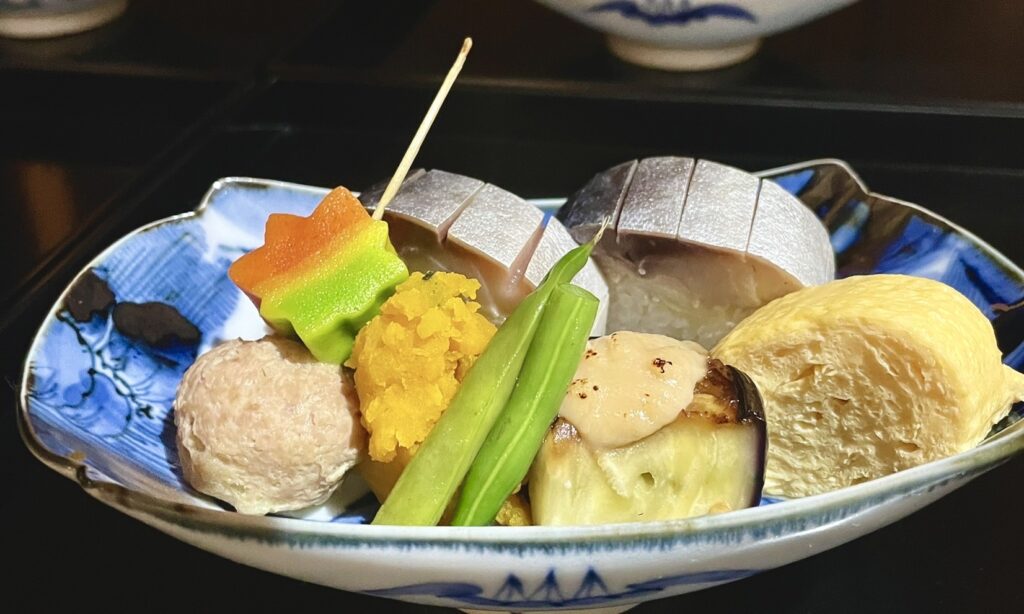 奈良 茶道 体験 nara 三五夜 さんごや 三五屋 茶会 茶室 隠れ家 にじり口 炭 風炉 掛軸 茶道具 JR奈良駅 駅前 月釜 徒歩圏内 奈良県 奈良市 三網田 濃茶 薄茶 続き薄 茶道具 茶道具販売 8月 葉月 八月 広間 夏 観光 奈良新名所 奈良県 伝統文化 日本文化 少人数制 小寄せ ゆったり 濃茶 薄茶 各服点て 上生菓子 干菓子 JR奈良駅 駅前 牧田旬加 出張料理人 出張料理 京料理 割烹 カウンター 懐石料理 膳 椀物 一献 料理教室 素麺 そうめん 三輪そうめん 三輪素麺 にゅうめん 柿の葉寿司 寿司 奈良名産 名産品 奈良土産 食材 地元 鯖寿司 デパ地下 人気 吉野 本葛 鱧そうめん 鱧素麺 はも素麺 葛切り 蔵王堂 金峯山寺 金峯山 大峯山 大峯詣で 藤原道長 御堂関白記 日記 大安寺 山上ヶ岳 蔵王権現 光る君へ 源氏物語 紫式部 五條順教 ヤハズススキ リンドウ 女郎花 矢筈芒 竜胆 女郎花 茶花 茶道 matcha teaceremony 完全予約制 隠れ家 雲悠々水潺々 古橋尚 陶芸家 白洲正子