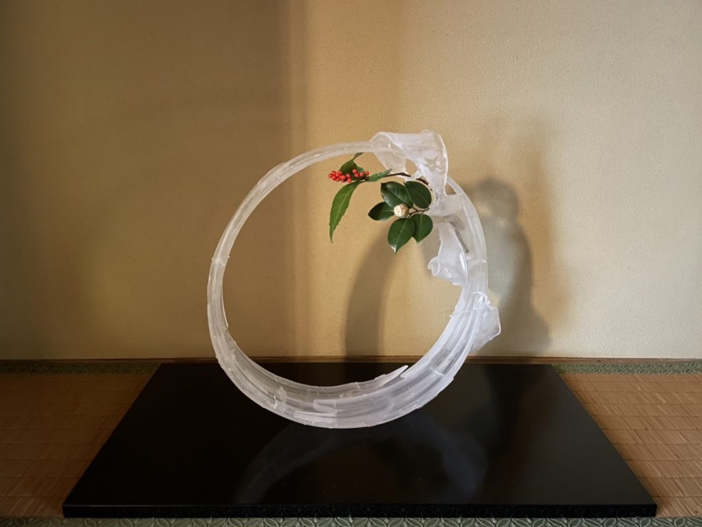 奈良 なら nara 三五夜 三五屋 さんごや sangoya 隠れ家 サロン 茶の湯 茶道 煎茶道 煎茶道体験 煎茶道教室 教室 和の稽古 お稽古 習い事 茶会 月釜 濃茶 各服点て 薄茶 上生菓子 干菓子 和菓子 ほっこり のんびり 奈良の秘密スポット JR奈良 奈良駅 旧奈良駅駅舎 駅前 駅近 徒歩2分 徒歩圏内 古民家 古民家リノベーション 改装 和室 大正レトロ レトロモダン 料亭 茶室 にじり口 小間 広間 座敷 茶事 表千家茶道 表千家茶道教室 古典 奈良市三条町 伝統 茶道具 アフターコロナ 感染予防対策 ワクチン接種済 ワクチン接種証明 個別レッスン 初心者歓迎 炉 広間 席主 男性のお茶 茶道男子 男性の先生 お茶 お点前 クリスマス クリスマスリース クリスマス茶会 Xmas Christmas 福西毅 TakeshiFukunishi ガラス ガラス作家 glassworks 花器 花瓶 邂逅 白玉椿 椿 千両 サンタクロース 大黒天 明誉 古磵 a青漆爪紅 糸巻棚 碌々斎 碌々斎好 辰砂 水指 見立て 茶入れ 薄茶器 阿弥陀堂釜 ヨーロッパ 洋食器 濃茶器 ゴブレット 仕覆 萬春堂 和菓子 上生菓子 洋菓子