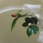 奈良　なら　nara　三五夜　三五屋　さんごや　sangoya　隠れ家　サロン　茶の湯　茶道　煎茶道　煎茶道体験　煎茶道教室　教室　和の稽古　お稽古　習い事　茶会　月釜　濃茶　各服点て　薄茶　上生菓子　干菓子　和菓子　ほっこり　のんびり　奈良の秘密スポット　JR奈良　奈良駅　旧奈良駅駅舎　駅前　駅近　徒歩2分　徒歩圏内　古民家　古民家リノベーション　改装　和室　大正レトロ　レトロモダン　料亭　茶室　にじり口　小間　広間　座敷　茶事　表千家茶道　表千家茶道教室　古典　奈良市三条町　伝統　茶道具　　アフターコロナ　感染予防対策　ワクチン接種済　ワクチン接種証明　　　　個別レッスン　初心者歓迎　炉　　広間　　　　席主　　　男性のお茶　茶道男子　男性の先生　お茶　お点前　　クリスマス　クリスマスリース　クリスマス茶会　Xmas　Christmas　福西毅　TakeshiFukunishi　ガラス　ガラス作家　glassworks　花器　花瓶　邂逅　白玉椿　椿　千両　サンタクロース　大黒天　明誉 古磵　