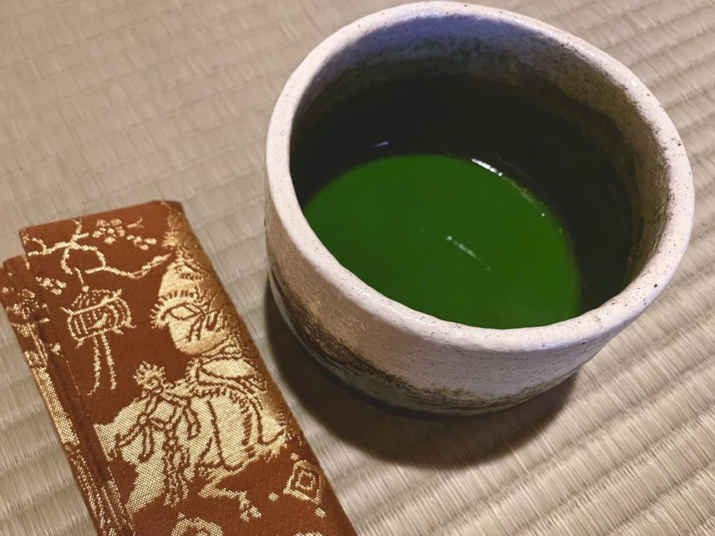 富士山 本阿弥光悦 棗濃茶 三木玉真 棗濃茶 袋棗 奈良 なら nara 三五夜 三五屋 さんごや sangoya 隠れ家 サロン 茶の湯 茶道 煎茶道 煎茶道体験 煎茶道教室 教室 和の稽古 お稽古 習い事 茶会 月釜 濃茶 各服点て 薄茶 上生菓子 干菓子 和菓子 ほっこり のんびり 奈良の秘密スポット JR奈良 奈良駅 旧奈良駅駅舎 駅前 駅近 徒歩2分 徒歩圏内 古民家 古民家リノベーション 改装 和室 大正レトロ レトロモダン 料亭 茶室 にじり口 小間 広間 座敷 茶事 表千家茶道 表千家茶道教室 古典 奈良市三条町 伝統 茶道具 アフターコロナ 感染予防対策 ワクチン接種済 ワクチン接種証明 炉 名残 師走 奈良の冬 濃茶 侘び寂び 侘茶 わび 奈良の旅 珠光茶会2022中止 珠光茶会2022 如月 奈良観光 冬の奈良 趣向 設え 少人数 個室 予約制 加茂自然農園 恭仁の昔 有機栽培抹茶 自然農法 有機抹茶 辻喜 宇治茶 内閣総理大臣賞 高級抹茶 アサヒ お水取り 東大寺修二会 竹 松明 炉縁 上野道善 煤竹 茶杓 梵字 若狭井