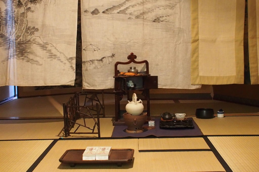 奈良 nara 隠れ家 三五夜 茶道 煎茶道 茶の湯 お茶 煎茶道体験 煎茶体験 お稽古 習い事　完全予約制　個室　茶室　プライベートサロン　ゆとり　夏の奈良　夏の設え　涼しい　文人趣味　揖保乃糸　素麺　そうめん　山水画　簾　簀戸　建具　煎茶文人趣味　古民家サロン　JR奈良駅　駅前　徒歩2分　近鉄奈良　徒歩圏内　奈良散策　体験　隠れ家　さんごや　玉露　