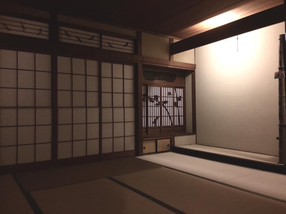 奈良　なら　nara　奈良市　奈良県　三五夜　三五屋　さんごや　sangoya 古民家　日本家屋　隠れ家　茶室　いじり口　小間　広間　月釜　茶会　お茶会　イベント　冬の奈良　奈良観光　お茶　茶の湯　抹茶　茶道教室　表千家　流派問わず　事前予約制　完全予約制　小寄せ茶会　大寄せ茶会　中止　座敷　書院　付書院　床の間　八畳間　書院の茶　武家茶道　古美術　骨董　アンティーク　茶道具　古美術店　骨董店　茶道具店　買取り　畳　釣り釜　濃茶　薄茶　上生菓子　和菓子　干菓子　初釜　結び柳　はなびら餅　花びら餅　三月　グランドオープン　炉開き　稽古　貸出し　貸スペース　貸教室　JR奈良　徒歩2分　奈良市三条町　三網田　障子　雪見障子