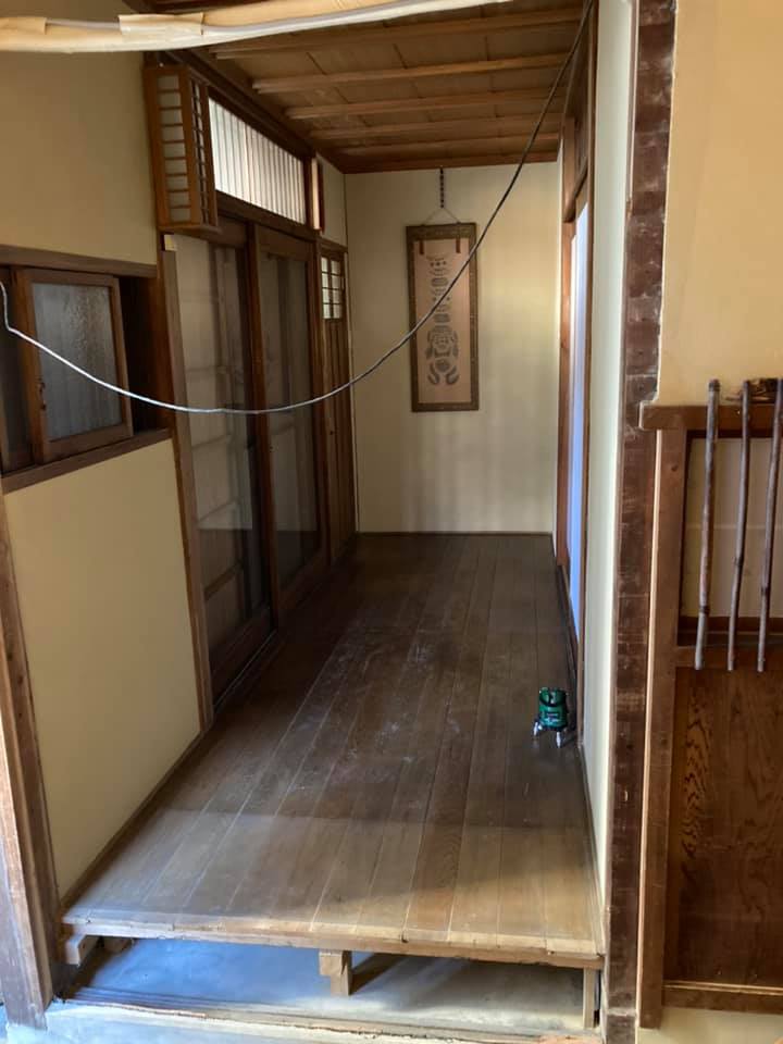 奈良 なら nara 三五夜 三五屋 さんごや sangoya 隠れ家 サロン 茶の湯 茶道 煎茶道 煎茶道体験 煎茶道教室 教室 和の稽古 お稽古 習い事 茶会 月釜 濃茶 各服点て 薄茶 上生菓子 干菓子 和菓子 ほっこり のんびり 奈良の秘密スポット JR奈良 奈良駅 旧奈良駅駅舎 駅前 駅近 徒歩2分 徒歩圏内 古民家 古民家リノベーション 改装 和室 大正レトロ レトロモダン 料亭 茶室 にじり口 小間 広間 座敷 茶事 表千家茶道 表千家茶道教室 石賀直之 切り絵 切り絵作家 古典 エバンズプラザ 奈良市三条町 電灯 伝統 障子 腰障子