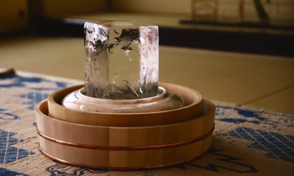 奈良 茶道 体験 nara 三五夜 さんごや 三五屋 茶会 茶室 隠れ家 にじり口 炭 炉 掛軸 茶道具 JR奈良駅 駅前 月釜 徒歩圏内 奈良県 奈良市 三網田 濃茶 薄茶 続き薄 茶道具 茶道具販売 井伊宗観 十二ヶ月棗 仕覆 即中斎 表千家13代 即中斎好み 扇型立礼卓 立礼卓 扇面卓 表千家 御園棚 福西毅 ガラス作家 井倉幸太郎 柳生窯 青白磁 茶碗 茶入れ ガラス 水指 大文字焼き 金魚 芭蕉 文人趣味 煎茶道 煎抹両道 西大寺 松本実道 宝山寺 般若寺 風颯々水冷々 兼中斎 涼風 東大寺 大安寺 大仏茶碗 田能村直外 青緑山水 屏風 赤穂段通 日乃出製氷