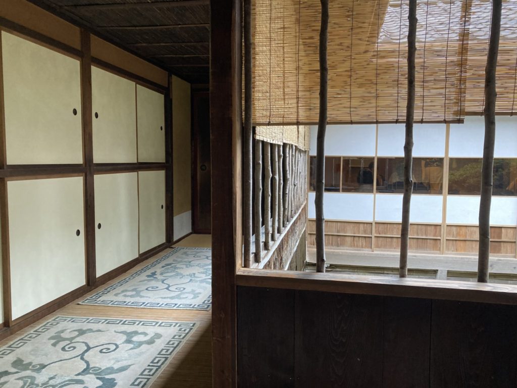 雑煮 白味噌 京風 初詣 壬寅 新年 令和四年 令和年4年 寅年 和室 茶室 にじり口 小間 小寄せ茶会 完全予約制 仕事納め 奈良 なら nara 奈良市 奈良県 JR奈良 奈良駅 JR沿線 近鉄沿線 駅前 駅近 徒歩2分 古民家 隠れ家 三条通り 徒歩圏内 古都 教室 和の教室 お稽古 習い事 文化教室 和文化 和文化サロン サロン 茶道教室 茶道 茶の湯 お茶 表千家 表千家茶道教室 いけばな 生け花 生花 華道 いけばな教室 生花教室 花は野にあるように 皇室 文秀女王 正月花 松 千両 スワエ ズワエ 梅 枝若松 万年青 オモト 葉組み 雅楽 雅楽教室 おけいこががく 鳳笙 笙 ひちりき 篳篥 龍笛 竜笛 宮内庁楽部 世界無形文化遺産 週一回 マンツーマン 少人数 予約 予約制 個人レッスン 体験 茶事教室 お稽古茶事 奈良市三条町 正月 初釜 台目棚 水指 即中斎 赤楽茶碗 佐々木松楽 乙御前 光悦 本阿弥光悦 青竹茶筅 山口茂 山口錠鉄 織部焼 耳付茶入 大福耳水指 尾西楽斎 奥田木白 珠光茶会 阿弥陀堂釜 木地炉縁 東大寺古材 青竹蓋置 聚光院 小野澤寛海 書付 銘 都鳥 閑隠席 古材 茶杓 鯛もなか 明石 藤江屋分大 最中 和菓子 手力盆 春日大社 根来塗 東坊城徳長 和歌 初詠み 床の間 掛軸 結び柳 菊 侘助 五葉松 竹花入れ 二月堂 組紐細工 虎 古橋尚 古美術 収集家 古筆 古書籍 古田織部 細川三斎 細川忠興 細川忠利 肥後 熊本 沢庵 森川如春斎 益田鈍翁 益田孝 増田孝 志ら玉 名古屋 柴山利弥 設え 木曜会 迎え花 松花堂弁当 赤穂段通 笑庵