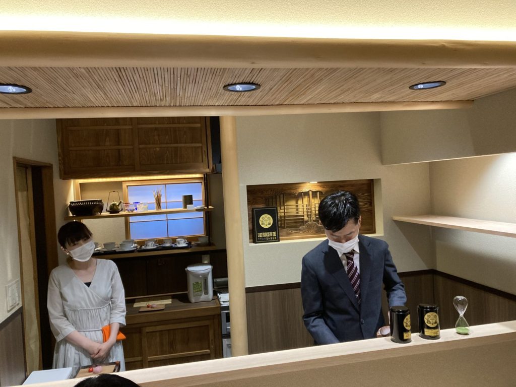 奈良 なら nara 奈良市 奈良駅 JR奈良 駅前 駅近 徒歩2分 三条町 三五夜 さんごや sangoya 古民家 日本家屋 茶室 茶道 茶の湯 月釜 三五夜月釜 茶会 華道 華道教室 いけばな 生花 いけ花 カフェ 茶房 厨房 レンタルキッチン シェアキッチン 出張料理人 フリーランス 料理人 バーテンダー パティシエ 募集中 人材募集 見学 下見 レンタル茶室 カウンター 堂後茶道教室 堂後宗邑 表千家 表千家茶道教室 茶事教室 茶事稽古 茶道具 初座 後座 中立 銅鑼 小間 蹲 後炭 濃茶 薄茶 一保堂 丸久小山園 抹茶 煎茶 奈良観光 奈良の隠れ家 紅茶 紅茶会 ダージリン ダージリンファーストフラッシュ ファーストフラッシュ 松村昌也 マリアージュフレール バスクチーズケーキ チーズケーキ 萬林堂 パン教室 moriya 信楽 高橋楽斎 水指 朝鮮風炉 畑春斎 中棗 棗の濃茶 点前 仕覆 与謝野晶子 みだれ髪 その子二十歳 櫛に流るる黒髪の 奢りの春の 美しきかな 笹百合 ささゆり ササユリ ユキノシタ ゆきのした 率川神社 ゆり祭り 大神神社 白桜忌 堺 湊焼 太田湊楽 黒楽 茶碗