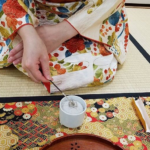 奈良　茶道　体験　nara 三五夜　さんごや　三五屋　茶会　茶室　隠れ家　にじり口　炭　風炉　掛軸　茶道具　JR奈良駅　駅前　月釜　徒歩圏内　奈良県　奈良市　三網田　濃茶　薄茶　続き薄　茶道具　茶道具販売　8月　葉月　八月　　広間　夏　観光　奈良新名所　奈良県　伝統文化　日本文化　少人数制　小寄せ　ゆったり　濃茶　薄茶　各服点て　上生菓子　干菓子　JR奈良駅　駅前　牧　人気　泉山御流　香道　お香　香会　志野流　御家流　沈香　香木　カルチャーセンター　白檀　名月香　組香　中秋の名月　仲秋　仲秋　名香　蘭奢待
