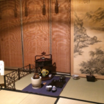 煎茶　文人趣味　玉露　新茶　宇治茶　大和茶　日本茶サロン　kintetsuコミュSALON　奈良　なら　nara　三五夜　三五屋　さんごや　sangoya　隠れ家　サロン　茶の湯　茶道　煎茶道　煎茶道体験　煎茶道教室　教室　和の稽古　お稽古　習い事　茶会　月釜　濃茶　各服点て　薄茶　上生菓子　干菓子　和菓子　ほっこり　のんびり　奈良の秘密スポット　JR奈良　奈良駅　旧奈良駅駅舎　駅前　駅近　徒歩2分　徒歩圏内　古民家　古民家リノベーション　改装　和室　大正レトロ　レトロモダン　料亭　茶室　にじり口　小間　広間　座敷　茶事　表千家茶道　表千家茶道教室　古典　奈良市三条町　伝統　茶道具　初心者歓迎　イベント　 近鉄百貨店　kintetsu 近畿日本鉄道　近鉄電車　近鉄あべのハルカス本店　あべのハルカス　ハルカス　近鉄百貨店アプリ