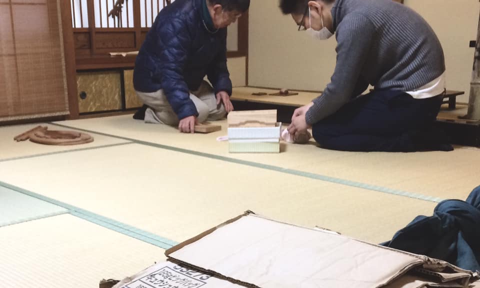 奈良　なら　nara　奈良市　奈良県　三五夜　三五屋　さんごや　sabgoya　茶道　茶の湯　煎茶道　煎茶　月釜　茶会　イベント　小寄せ茶会　完全予約制　事前予約制　予約制　個室　茶室　にじり口　炉　炭　風炉　小間　広間　四畳半　下座床　広間　座敷　書院　付書院　七尺床　床の間　茶道具　古美術　骨董　アンティーク　茶道具店　古美術店　骨董店　骨董屋　アンティークショップ　煎茶道体験　煎茶体験　玉露　濃茶　各服点て　薄茶　上生菓子　干菓子　待合　円照寺　園照寺　山村御流　文秀女王　大和三門跡　法華寺　中宮寺　日野西光尊　久我高照　大和路の春　いけばな教室　華道教室　雅楽教室　越天楽　越殿楽　五常楽　篳篥　笙　鳳笙　竜笛　龍笛　道具合わせ　弥生　奈良の春　奈良観光　隠れ家　秘密にしたい　三条通り　三条町　三網田　JR奈良駅　駅前　徒歩2分　近鉄奈良　徒歩圏内　教室　お稽古　習い事　清風　清風在竹林　お水取り　修二会　東大寺　篭松明　ぶと饅頭　萬々堂通則　千代ノ舎竹村　藤巴　春日大社　御紋菓　