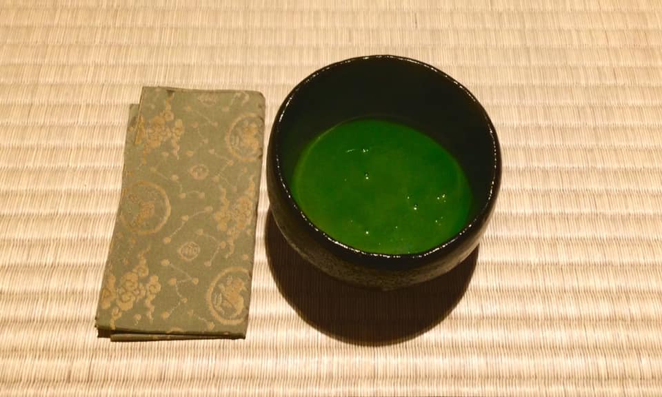 奈良 nara 三五夜 さんごや 三五屋 初釜 新年 令和三年 月釜 睦月 茶会 茶事 茶室 隠れ家 にじり口 炭 炉 初日の出 新年 元旦 年越し お茶 茶道 大福茶 濃茶 座掃き 灰 初煎会 煎茶道 煎茶 結び柳 掛軸 椿 ツバキ 白玉椿 獅子頭 令和 古美術店 茶道具店 骨董 煎茶道具 JR奈良駅 駅前 徒歩圏内 奈良県 奈良市 三網田 床の間 二月号 お水取り 個室 完全予約制 事前予約制 ソーシャルディスタンス 蓬莱堂 丹頂 濃茶 薄茶 抹茶 老舗 宇治茶 京都 上生菓子 干菓子 和菓子 続き薄 少人数 人数制限あり コロナ対策 新年行事 奈良県 イベント