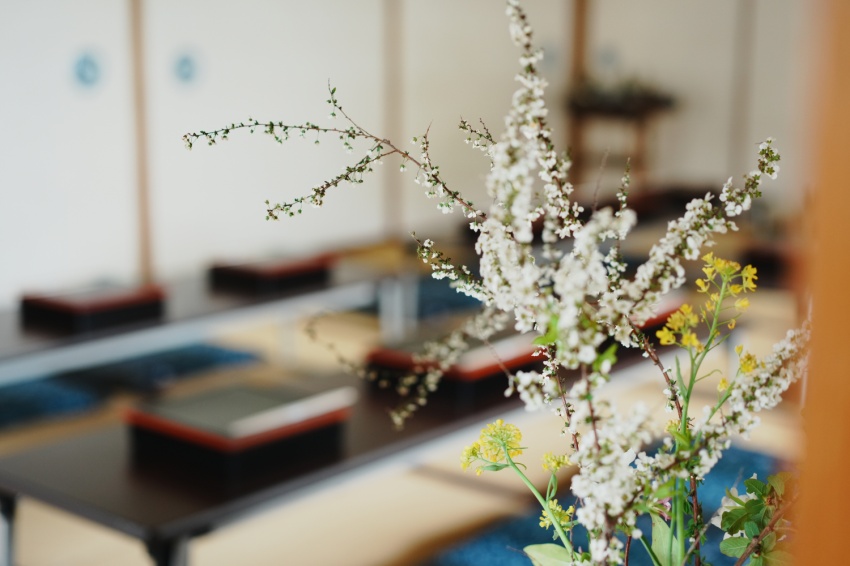 奈良 なら nara
奈良市 ならまち
珠光茶会 奈良町にぎわいの家
茶会 煎茶会
煎茶 お茶
茶道 茶室
煎茶道具 旧正月
春節 山水画
文人画 明王朝
漢服
三五夜 さんごや
煎茶体験 奈良駅
jr奈良 駅前
徒歩2分 #古民家
趣向茶会 しゅこう 月釜 茶会 小寄せ茶会 小間 にじり口 本格的 茶道 茶の湯 茶事 茶道具 薄茶器 奈良道具 練釜 茶会 小寄せ茶会 小間 にじり口 本格的 茶道 茶の湯 茶事 茶道具 薄茶器 奈良道具 奈良 なら nara 奈良市 奈良県 三五夜 三五屋 さんごや sangoya 古民家 日本家屋 隠れ家 茶室 いじり口 小間 広間 月釜 茶会 お茶会 イベント 冬の奈良 奈良観光 お茶 茶の湯 抹茶 茶道教室 表千家 流派問わず 事前予約制 完全予約制 小寄せ茶会 大寄せ茶会 中止 座敷 書院 付書院 床の間 八畳間 書院の茶 武家茶道 古美術 骨董 アンティーク 茶道具 古美術店 骨董店 茶道具店 買取り 畳 釣り釜 濃茶 薄茶 上生菓子 和菓子 干菓子 稽古 貸出し 貸スペース 貸教室 JR奈良 徒歩2分 奈良市三条町 三網田 障子 雪見障子 数寄屋造り 茶庭 庭 坪庭 ならまちセンター 茶道教室 表千家 表千家茶道教室 教室 お稽古 お稽古場 習い事 和の習い事 和のお稽古 伝統文化 玉露 真清水蔵六 葉盆 鎌倉彫 茶托 錫 古錫 木瓜型茶托 魚子彫り 金工 清代 中華民国 台湾茶 中国茶 茶芸 姫路文学館 望景亭 GALLERYとーく 大橋ひろ美 みせばやな 茶会 桜 観桜会 姫路城 姫路市 奥島圭二 ガラス ガラス作家 アート Teateaceremony tea 嘉集庵 ペーズリー カシミール織 カシミールショール 茶具敷 煎茶道具 黄檗山 萬福寺 直翁 玉露 煎茶席 煎茶会 煎茶道 杭州棚 やなぎのにわ京菓子店 干菓子 手力盆 根来塗 室礼 しつらえ しつらえ師 茶花 貝母 バイモユリ 雪柳 ユキヤナギ 明代 衣装 装束 時代衣装 文人 文人趣味 煎茶室 白浜久美子 写真家 フォトグラファー photographer