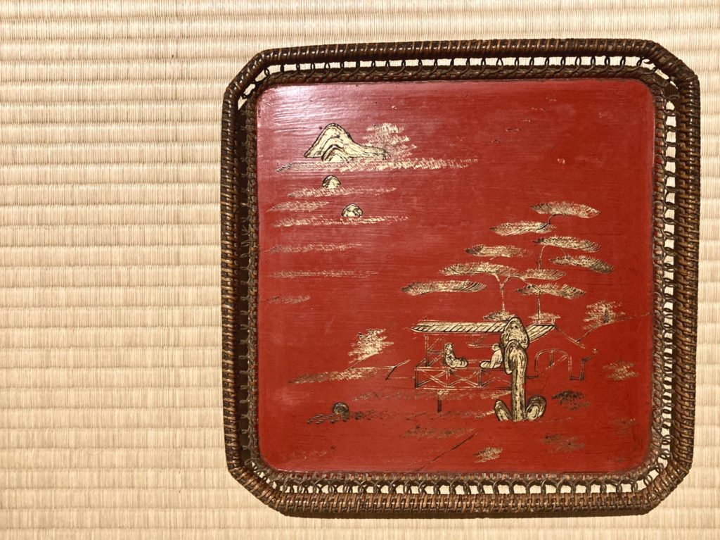 奈良 なら nara 三五夜 三五屋 さんごや sangoya 隠れ家 サロン 茶の湯 茶道 煎茶道 煎茶道体験 煎茶道教室 教室 和の稽古 お稽古 習い事 茶会 月釜 濃茶 各服点て 薄茶 上生菓子 干菓子 和菓子 ほっこり のんびり 奈良の秘密スポット JR奈良 奈良駅 旧奈良駅駅舎 駅前 駅近 徒歩2分 徒歩圏内 古民家 古民家リノベーション 改装 和室 大正レトロ レトロモダン 料亭 茶室 にじり口 小間 広間 座敷 茶事 表千家茶道 表千家茶道教室 切古典 奈良市三条町 伝統 茶道具 アフターコロナ 感染予防対策 ワクチン接種済 ワクチン接種証明 泉山御流 香道 組香 香会 雅楽 雅楽教室 おけいこががく 笙 山口創一郎 笙 篳篥 龍笛 個別レッスン 初心者歓迎 ぎやまん ギヤマン 義山 水指 水崎長寿 ガラス作家 平水指 バカラ 畠春斎 更紗 古渡 長緒 仕覆 朝鮮風炉 小間
薫風 薫風自南来 孤篷庵 卓厳 禅語 漢詩 唐詩 皇帝 殿閣生微涼 夏藤 ナツフジ 大河内夏樹 掛花入 シモツケ 琉球塗 煎茶盆 古琉球 沈金 竹編