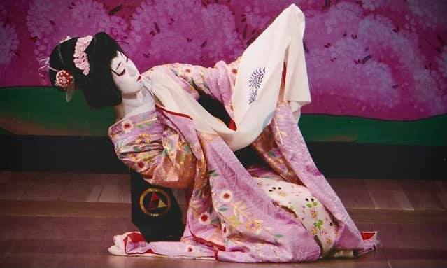 奈良 なら nara 三五夜 三五屋 さんごや sangoya 隠れ家 サロン 茶の湯 茶道 煎茶道 煎茶道体験 煎茶道教室 教室 和の稽古 お稽古 習い事 茶会 月釜 濃茶 各服点て 薄茶 上生菓子 干菓子 和菓子 ほっこり のんびり 奈良の秘密スポット JR奈良 奈良駅 旧奈良駅駅舎 駅前 駅近 徒歩2分 徒歩圏内 古民家 古民家リノベーション 改装 和室 大正レトロ レトロモダン 料亭 茶室 にじり口 小間 広間 座敷 茶事 表千家茶道 表千家茶道教室 切古典 奈良市三条町 伝統 茶道具 小人数 予約制 残席わずか キャンセル待ち 夏建具 のれん 水墨画 夏 日本舞踊 花柳流 日舞 花柳綱仁 日本舞踊教室 花柳流教室 個人レッスン